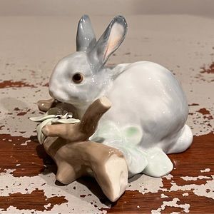 Lladro 4773 Retired in 1998 Porcelain Bunny Figurine
